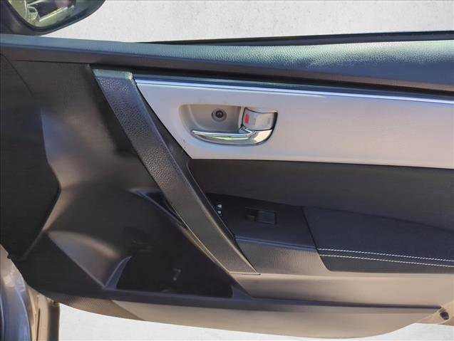 Used 2018 Toyota Corolla LE FWD image 28