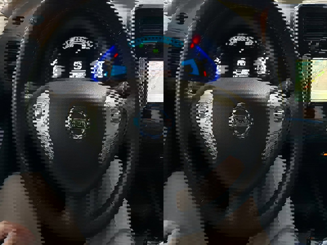 Used 2016 Nissan Leaf SV image 10