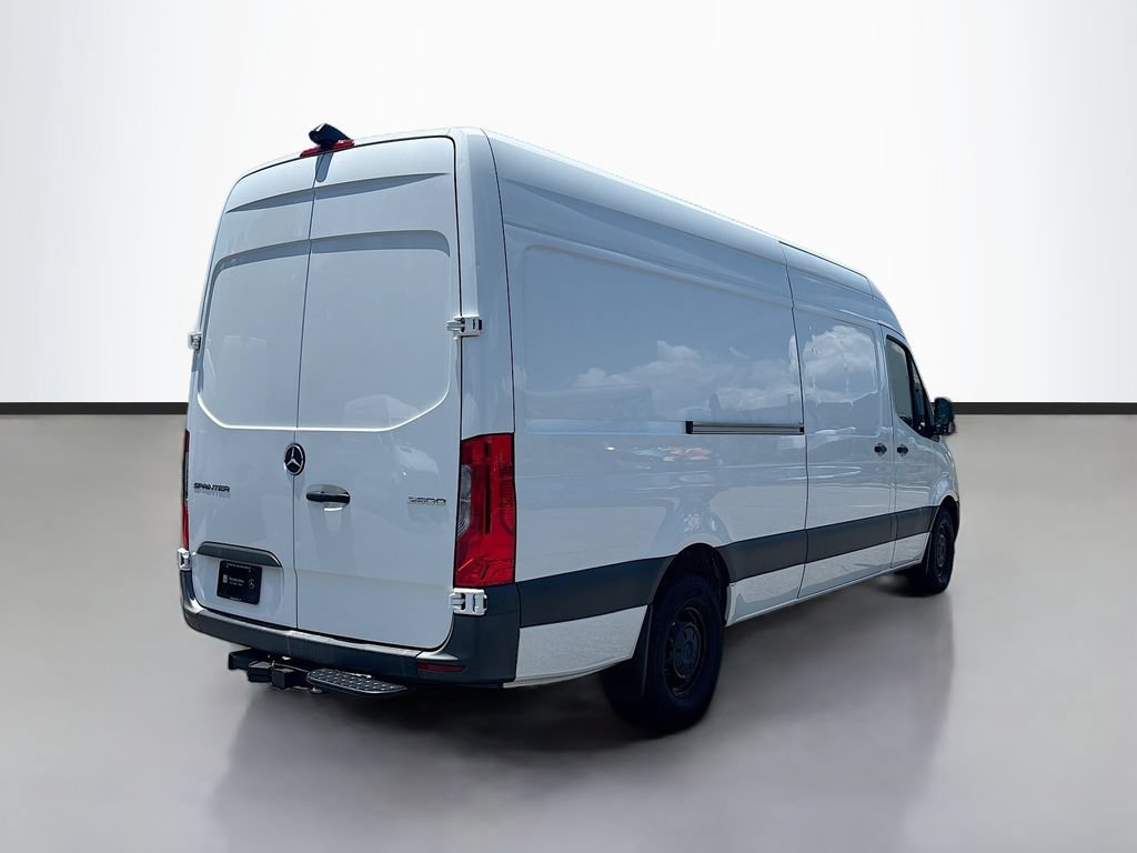 Used 2023 Mercedes-Benz Sprinter 2500 image 3