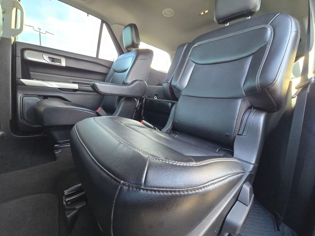 Used 2023 Ford Explorer Limited image 12