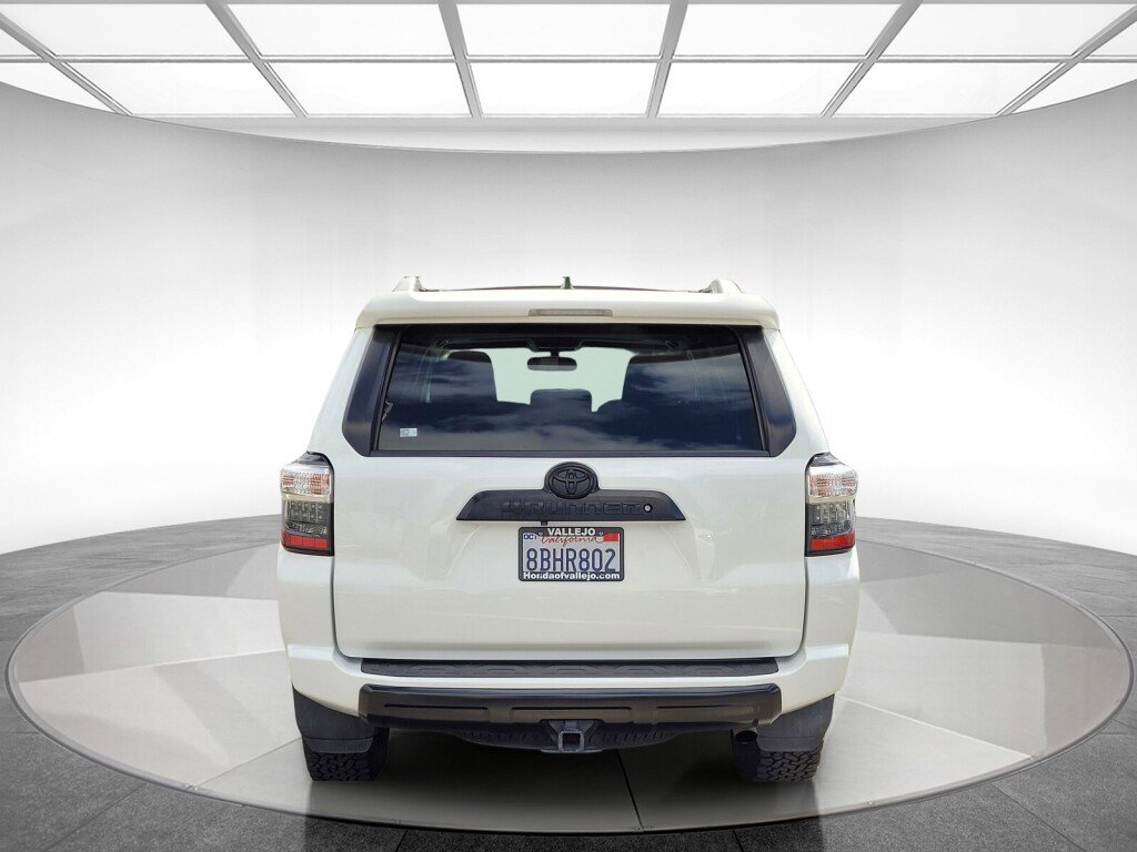 Used 2017 Toyota 4Runner SR5 Premium AWD/4WD image 5