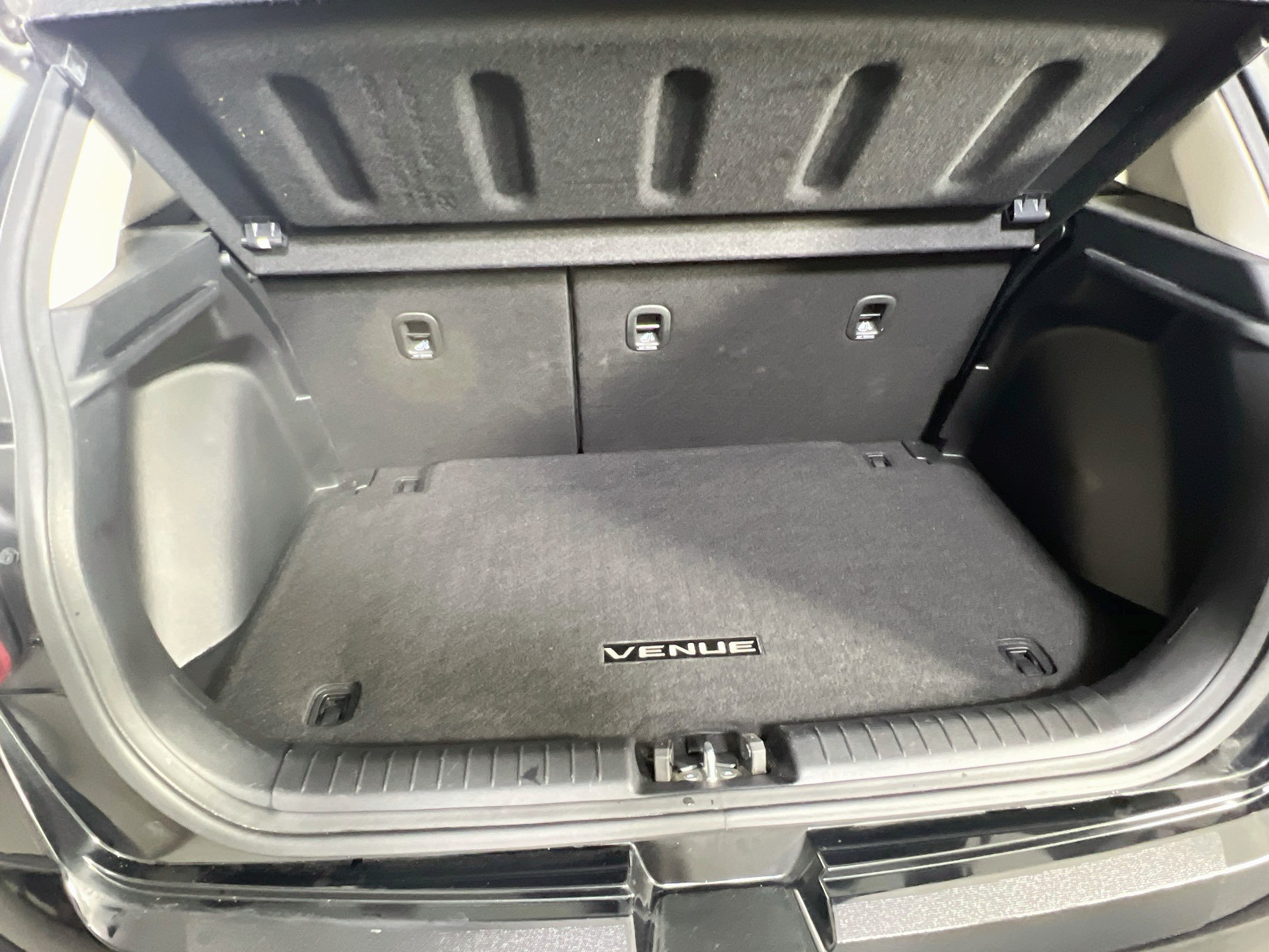 Used 2023 Hyundai Venue SEL w/ Cargo Package FWD image 24