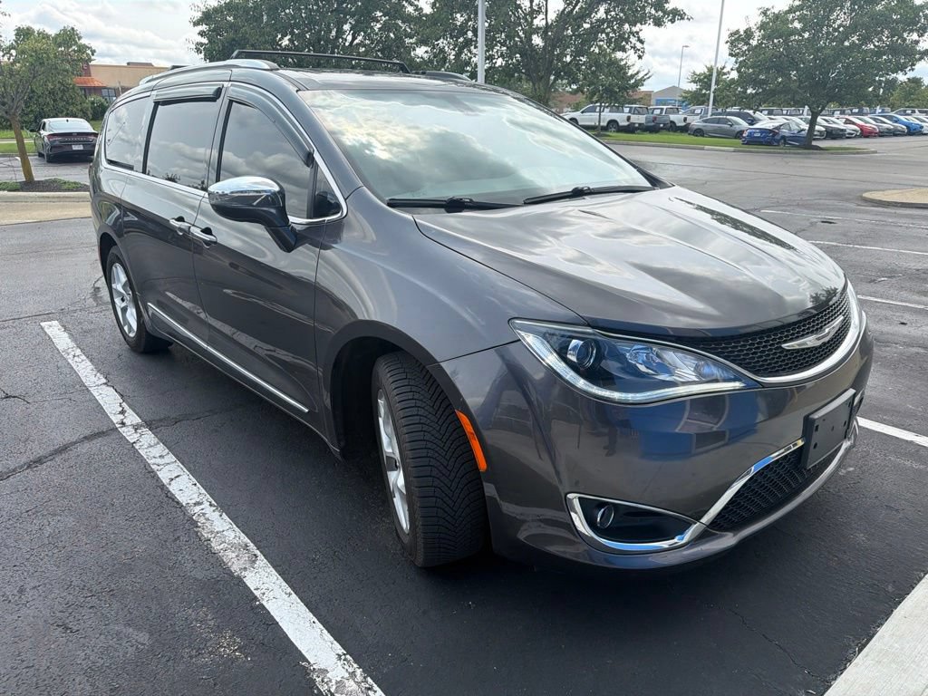 Used 2020 Chrysler Pacifica Limited FWD image 3