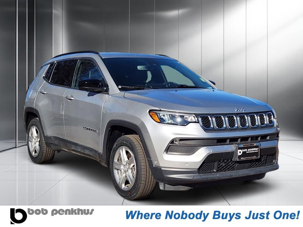 Used 2023 Jeep Compass Latitude w/ Convenience Group image 1