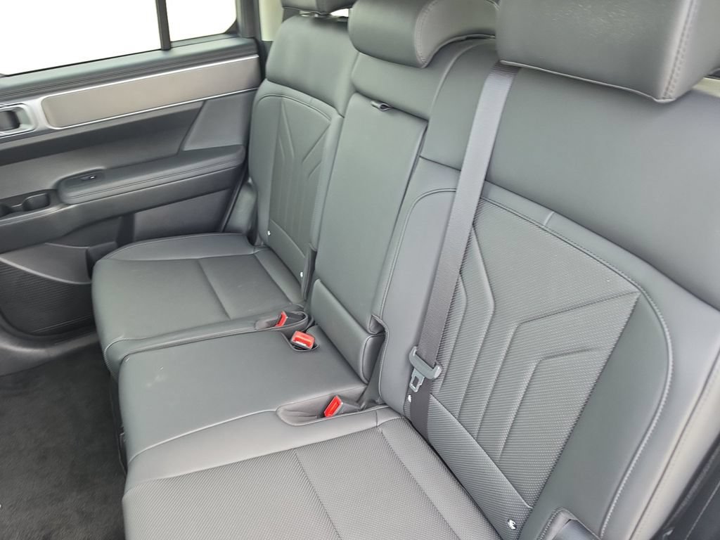 Certified 2025 Hyundai Santa Fe SEL AWD/4WD image 16