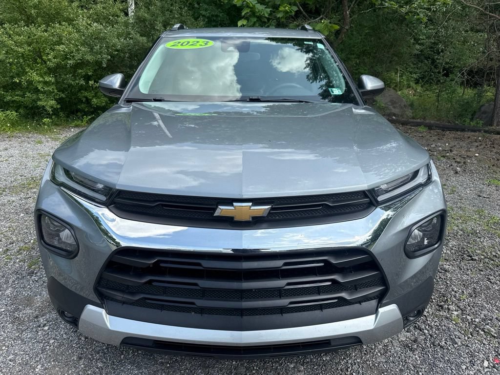 Used 2023 Chevrolet TrailBlazer LT AWD/4WD image 2