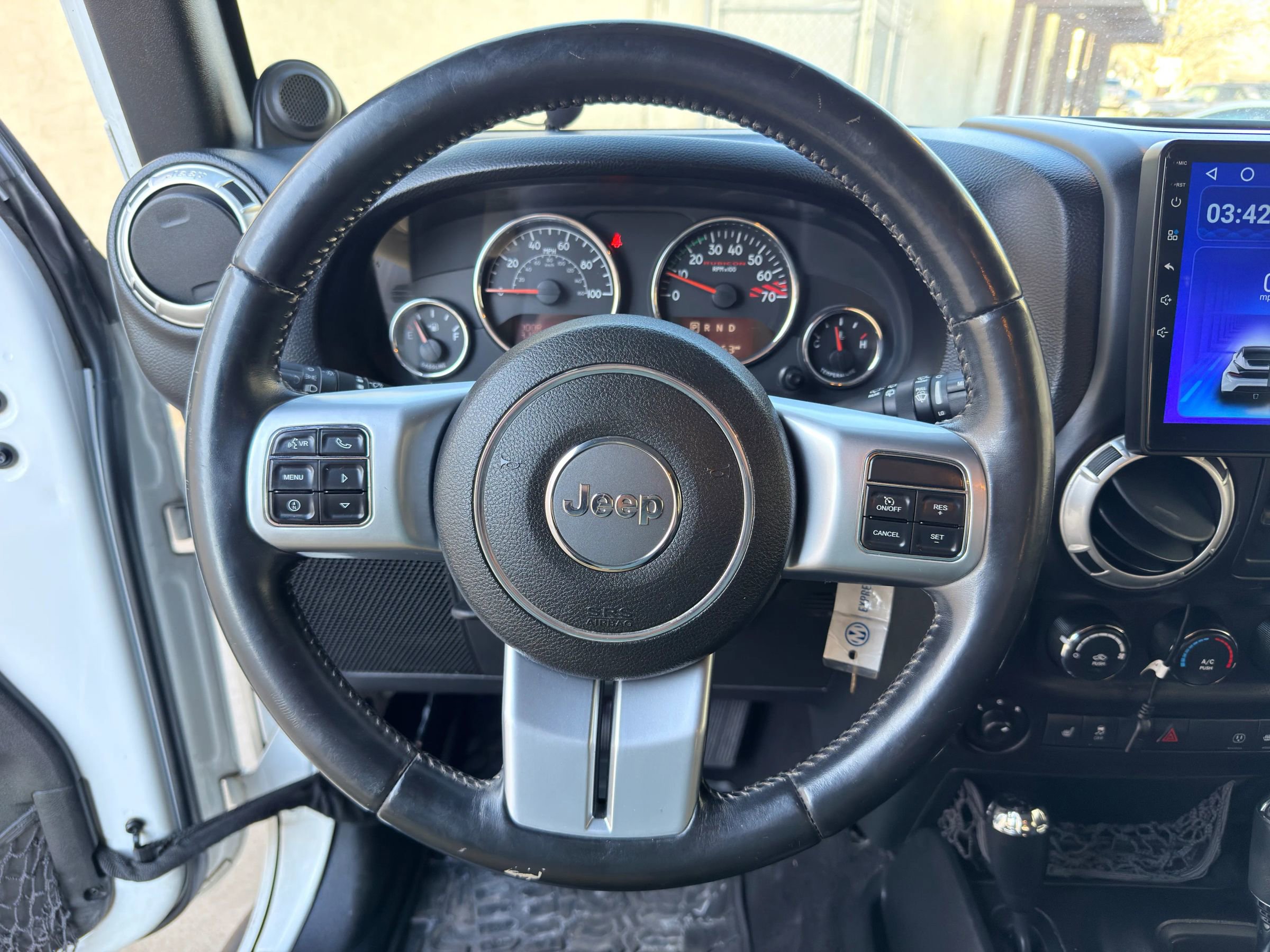 Used 2014 Jeep Wrangler Unlimited Rubicon image 11
