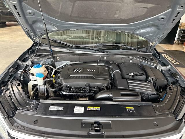 Used 2017 Volkswagen Passat 1.8T R-Line w/ R-Line Lighting Package FWD image 29