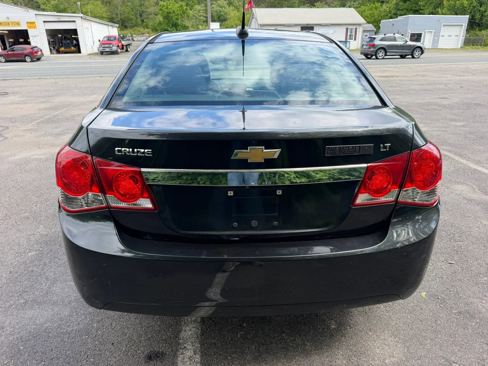 Used 2016 Chevrolet Cruze LT w/ Technology Package FWD image 9
