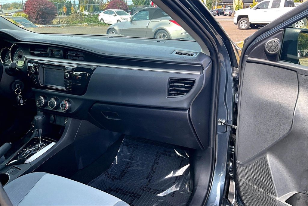 Used 2016 Toyota Corolla L FWD image 19