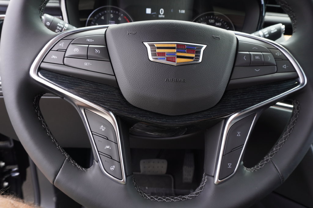 New 2025 Cadillac XT5 Premium Luxury w/ Technology Package FWD image 18