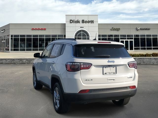 Used 2023 Jeep Compass Latitude image 3