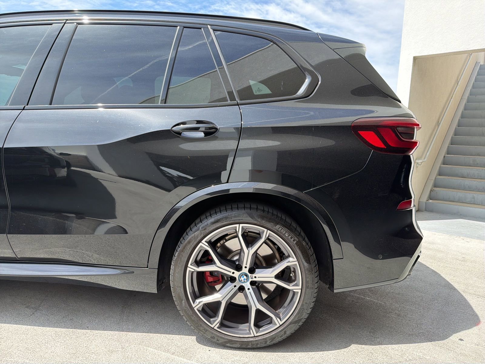 Certified 2023 BMW X5 xDrive45e w/ M Sport Package AWD/4WD image 5