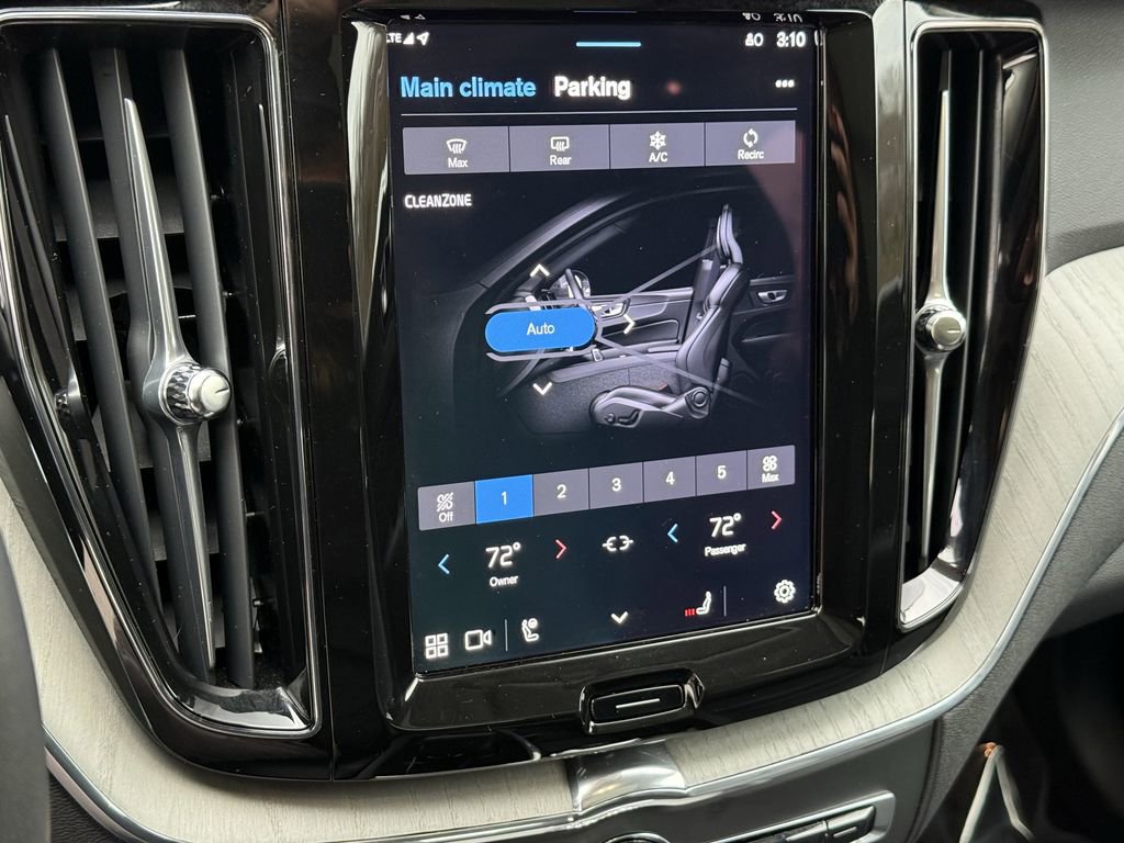 Certified 2025 Volvo XC60 B5 Plus image 23