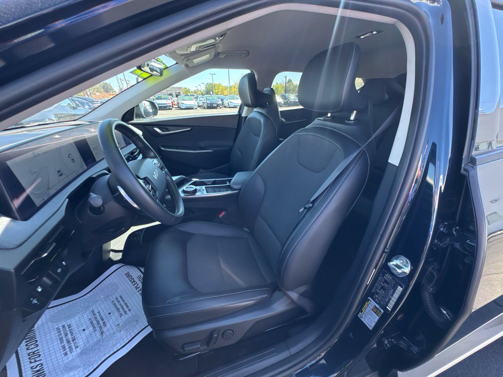 Used 2023 Kia EV6 Light RWD image 12