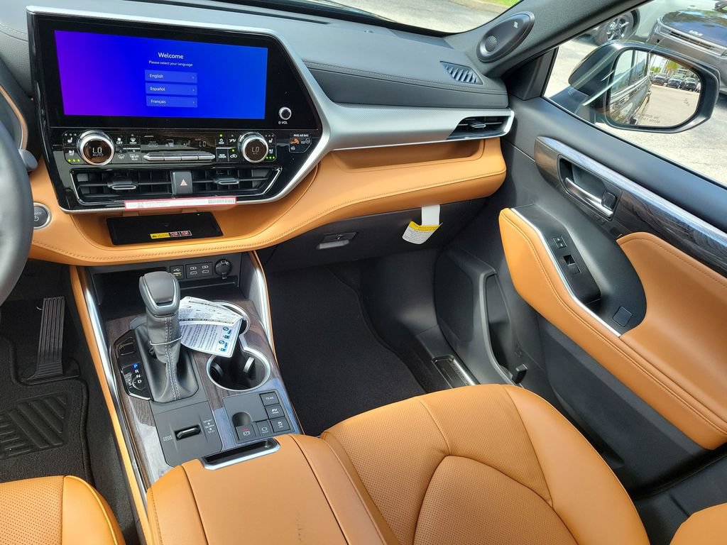 New 2026 Toyota Highlander Platinum AWD/4WD image 28