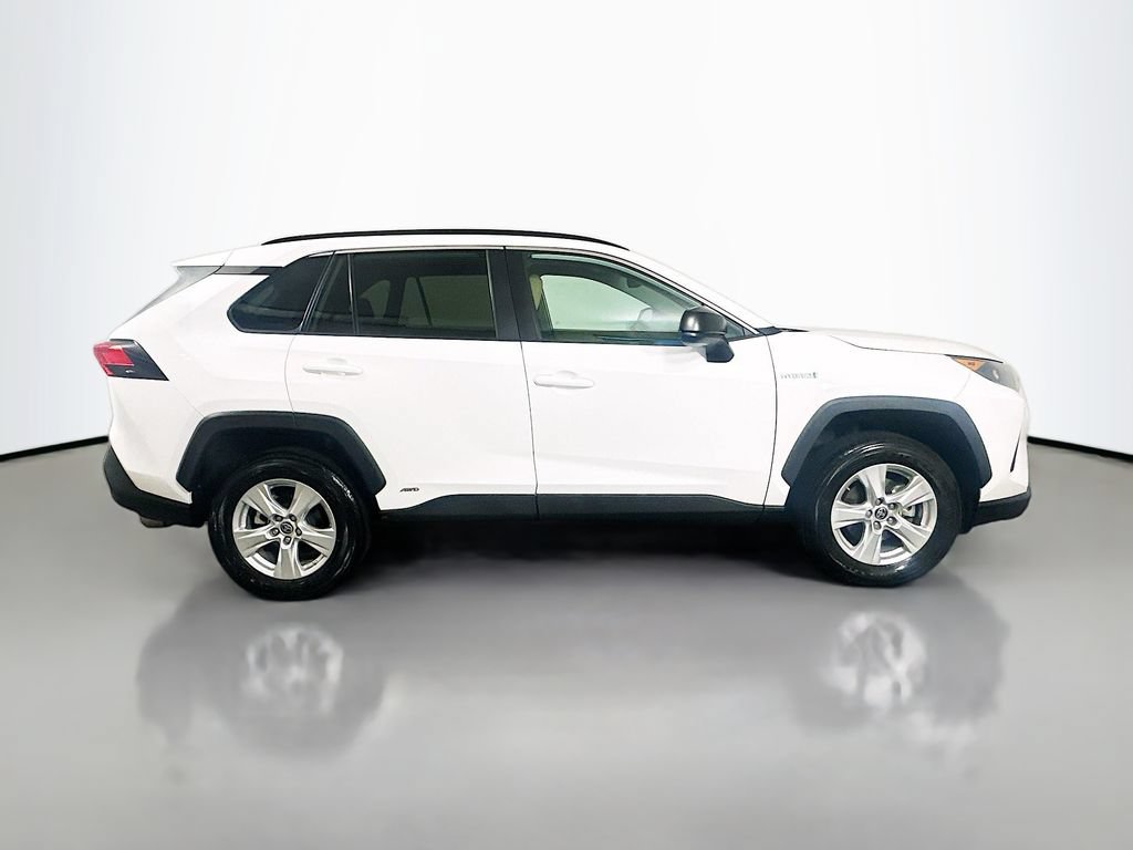 Used 2021 Toyota RAV4 LE AWD/4WD image 4