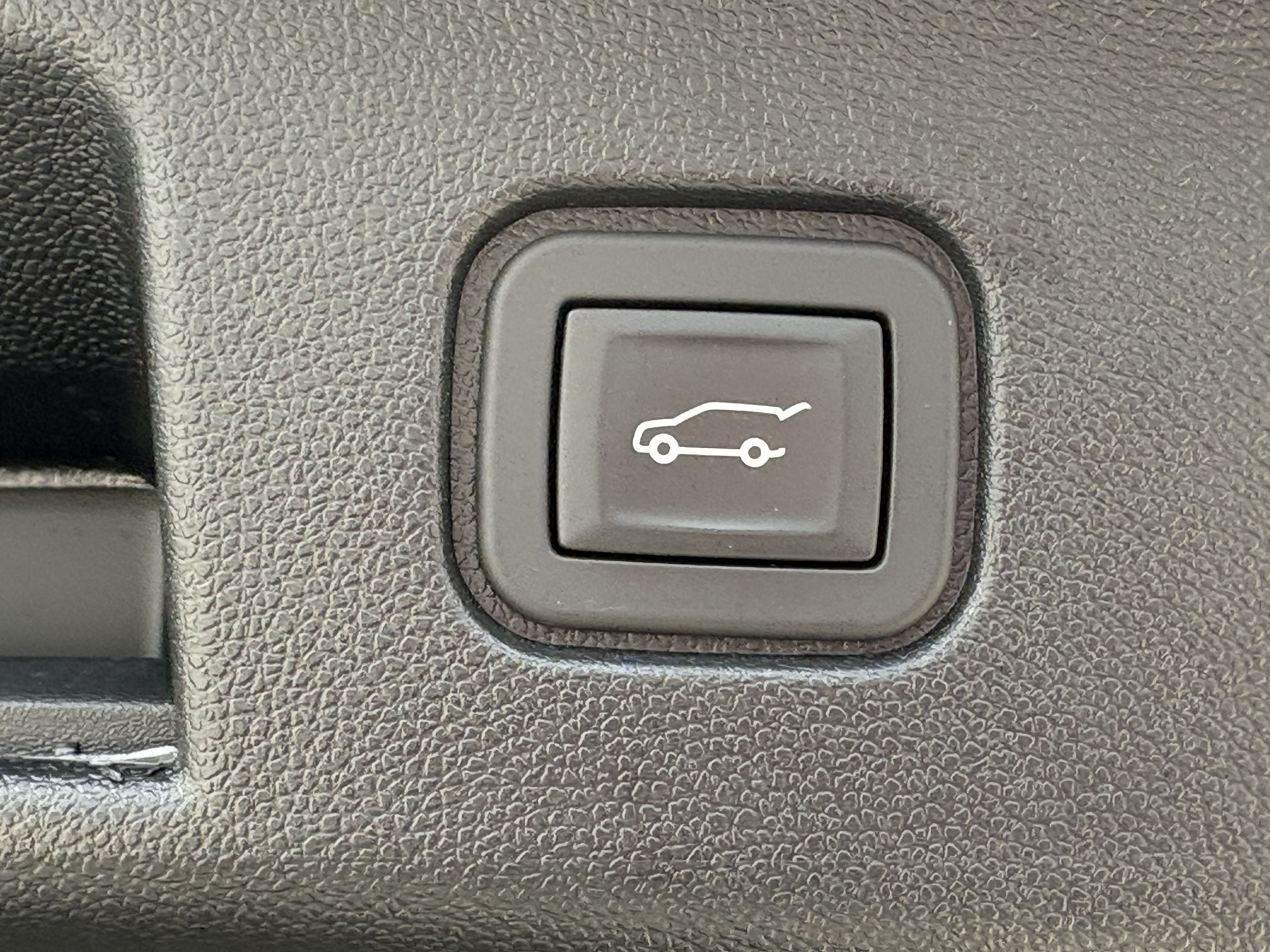 Used 2024 Chevrolet Blazer EV LT AWD/4WD image 10