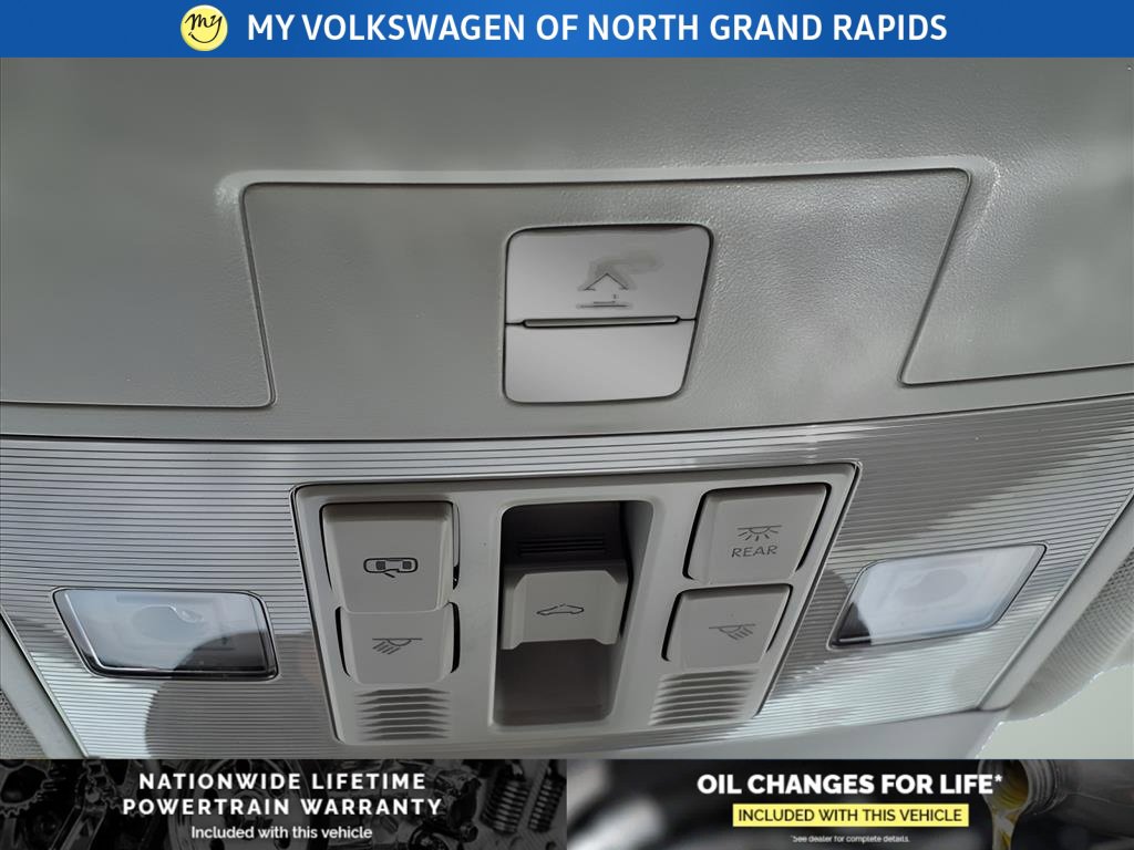 New 2025 Volkswagen Taos SE image 24
