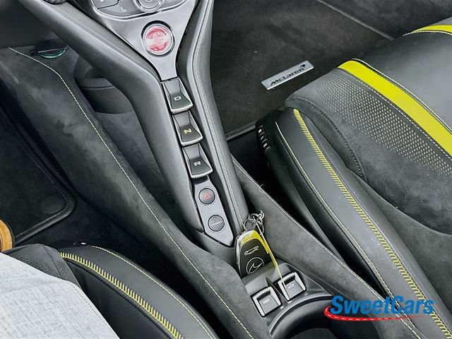 Used 2022 McLaren 720S Spider RWD image 35
