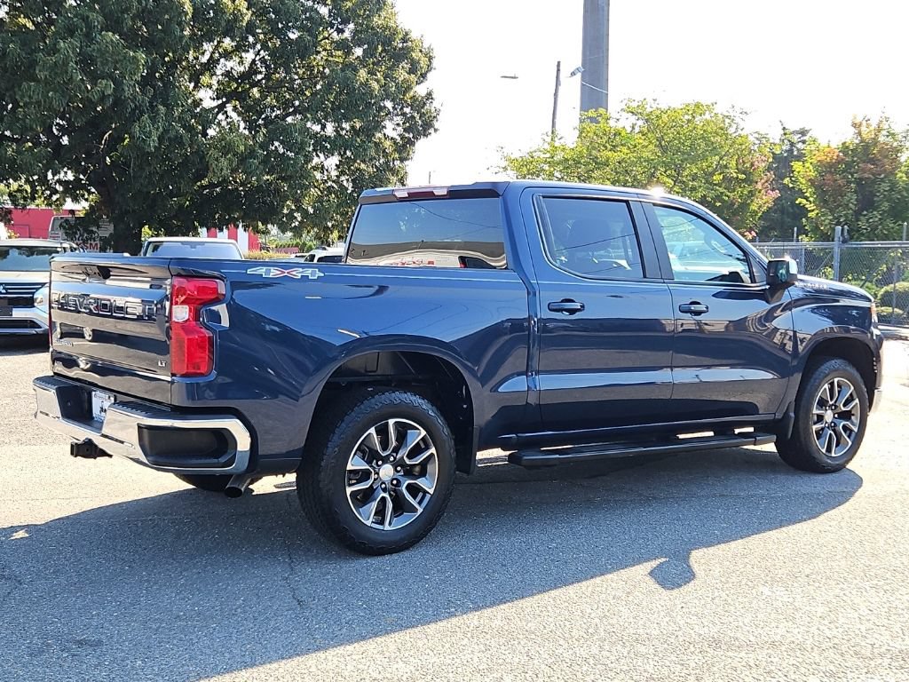 Used 2023 Chevrolet Silverado 1500 LT AWD/4WD image 7