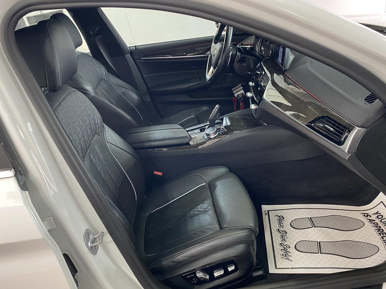 Used 2018 BMW 540i xDrive image 9