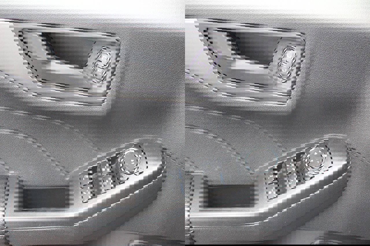 Used 2023 Ford Escape AWD image 9