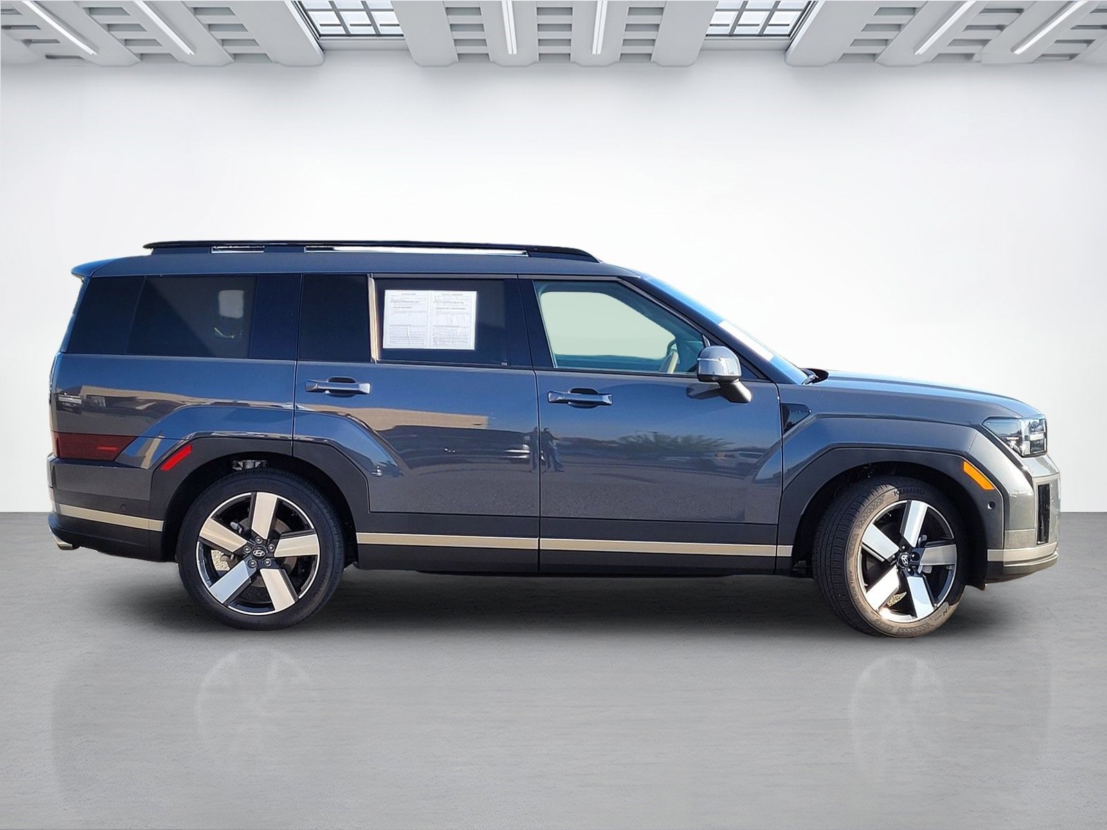 Used 2025 Hyundai Santa Fe Limited image 3