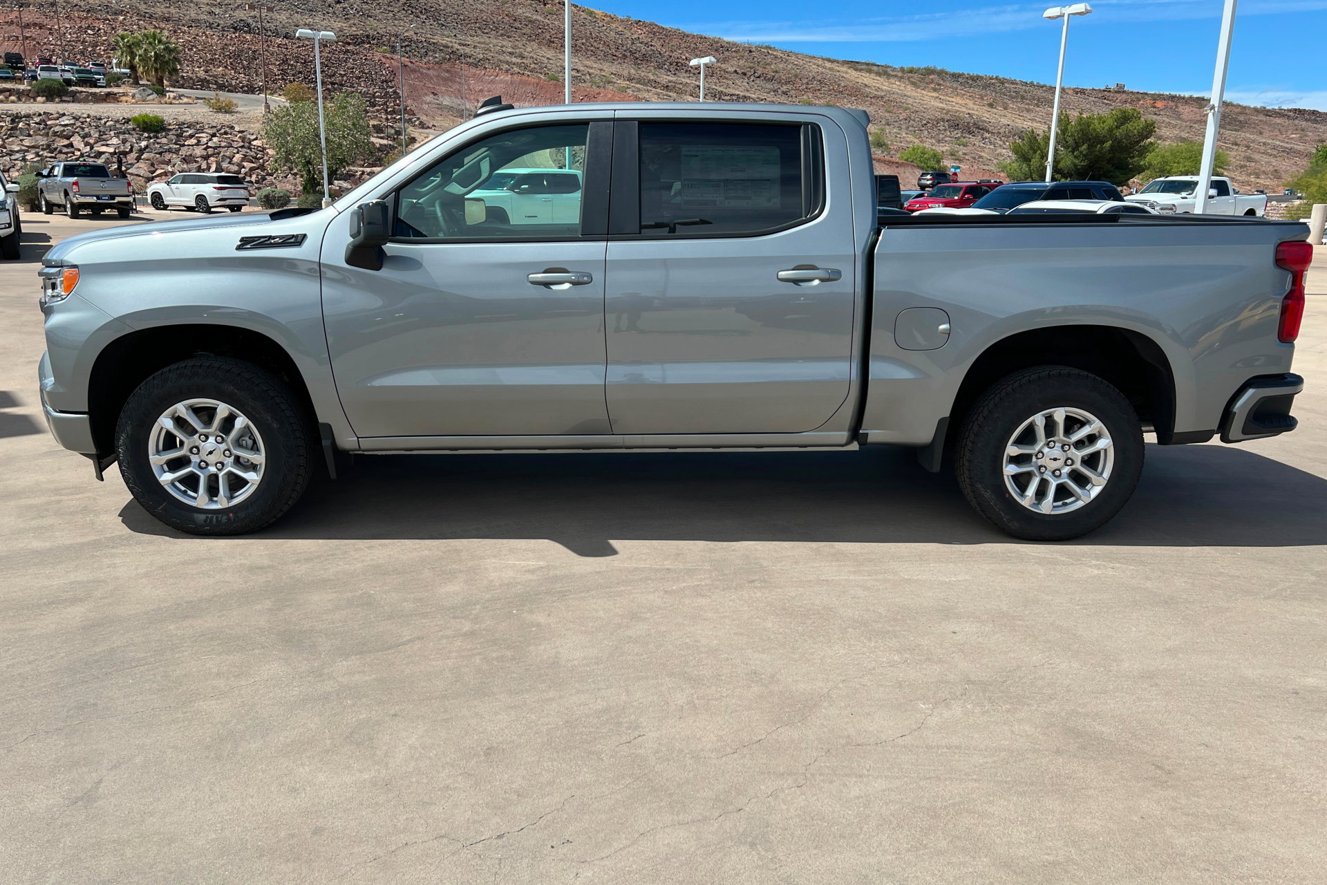 New 2026 Chevrolet Silverado 1500 RST w/ Z71 Off-Road Package AWD/4WD image 2