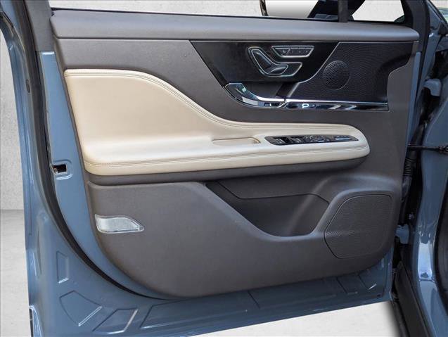 Used 2023 Lincoln Corsair Reserve w/ Equipment Group 201A image 10