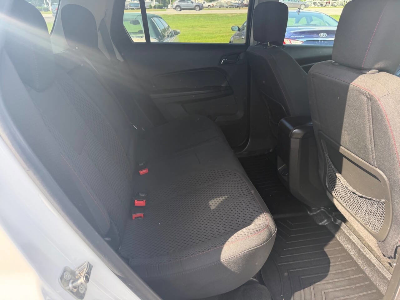 Used 2015 GMC Terrain SLE FWD image 18