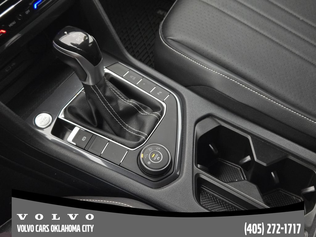 Used 2022 Volkswagen Tiguan SE R-Line AWD/4WD image 16