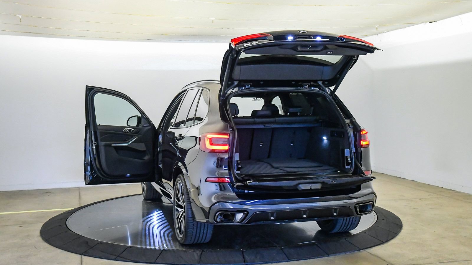 Certified 2023 BMW X5 xDrive40i w/ Executive Package AWD/4WD image 26