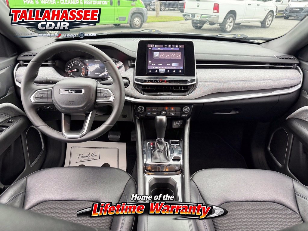 Used 2025 Jeep Compass Latitude AWD/4WD image 33
