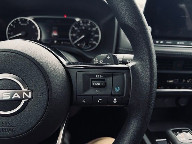 Used 2023 Nissan Rogue SV image 24