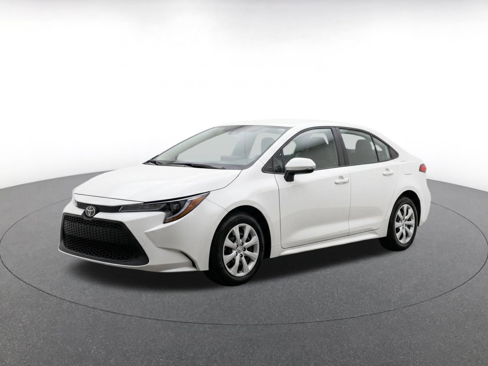 Used 2025 Toyota Corolla LE FWD image 3