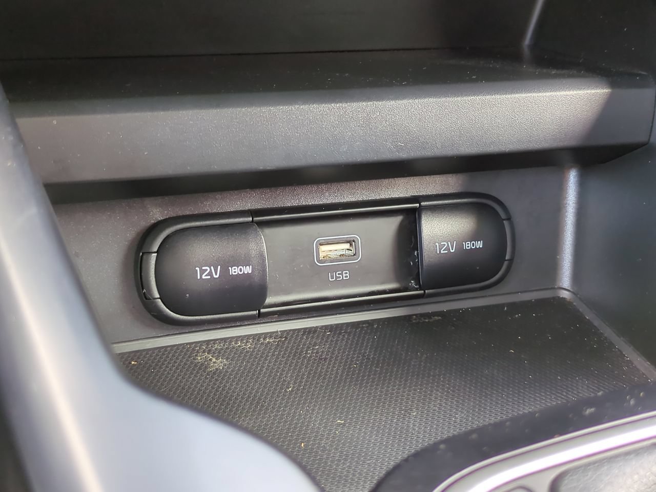 Certified 2025 Kia Soul LX w/ LX Technology Package FWD image 21