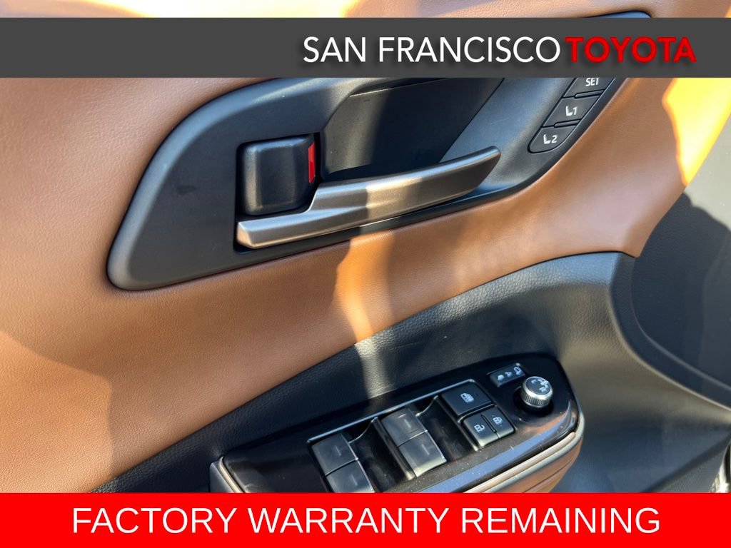 Certified 2025 Toyota Crown Signia XLE image 38