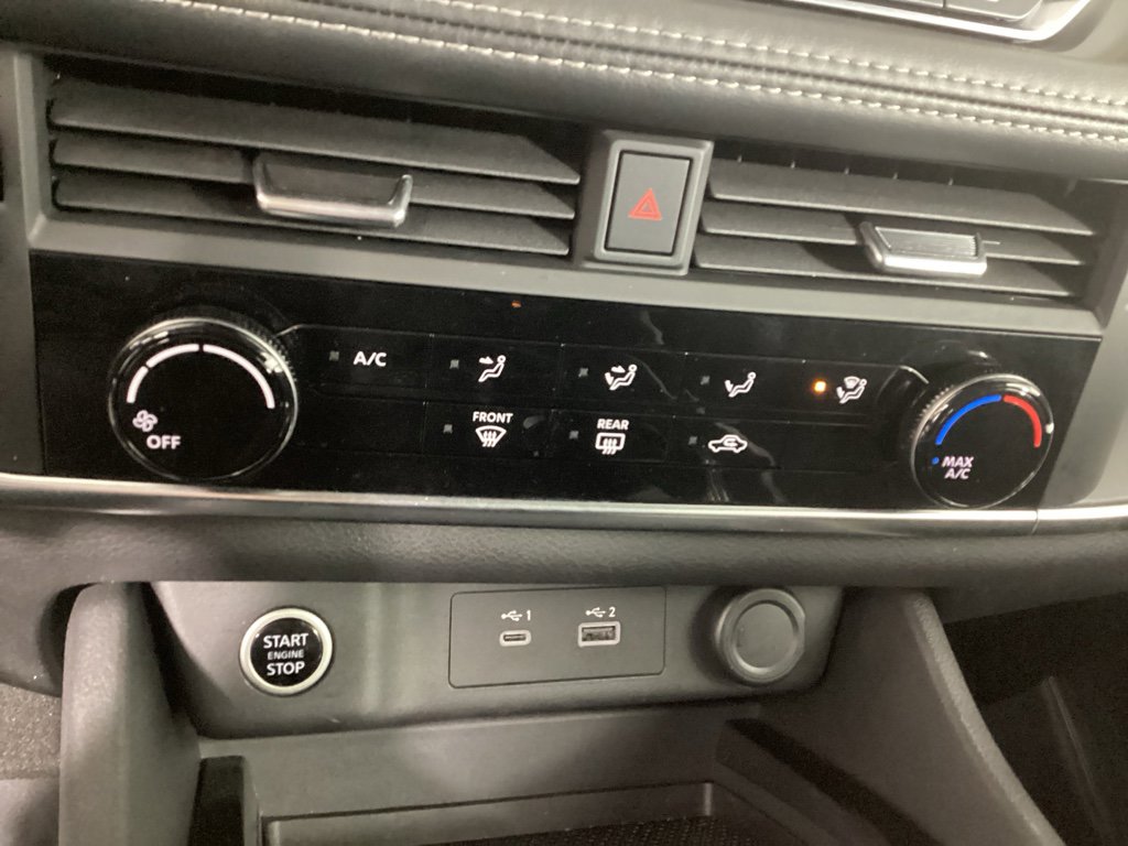 Used 2022 Nissan Rogue S image 26