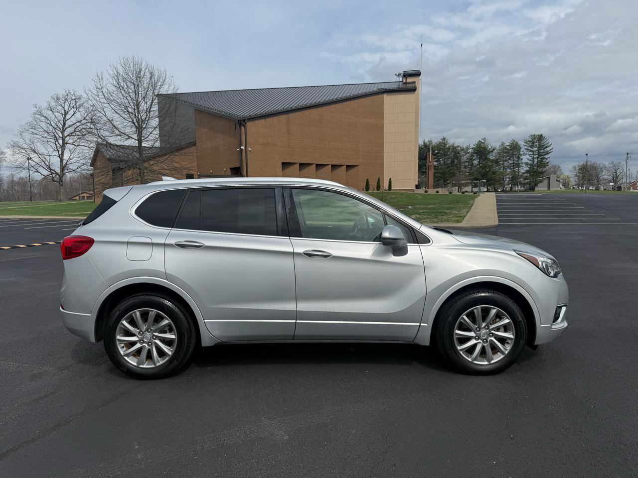 Used 2019 Buick Envision Essence AWD/4WD image 2