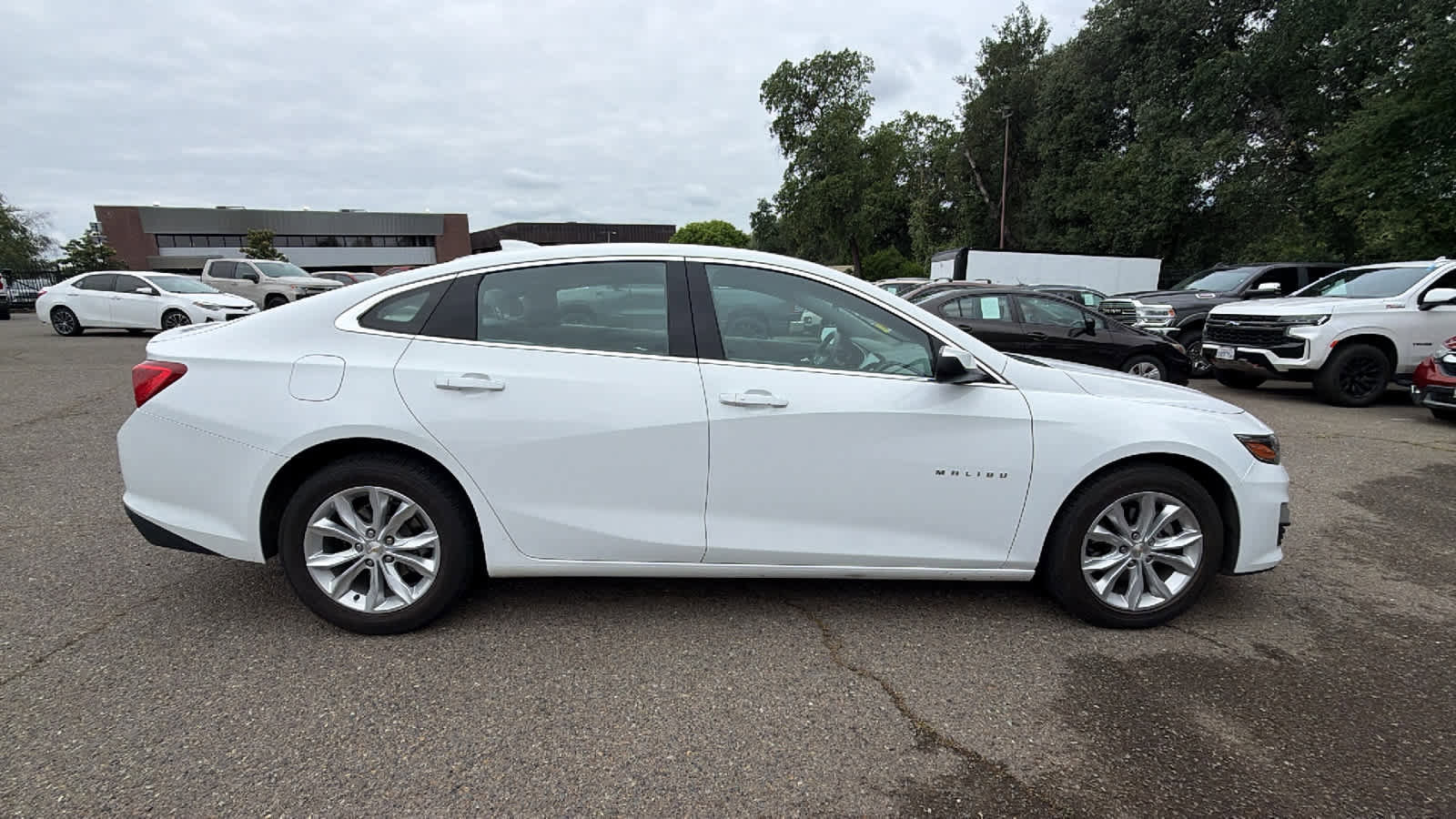 Used 2024 Chevrolet Malibu LT FWD image 4