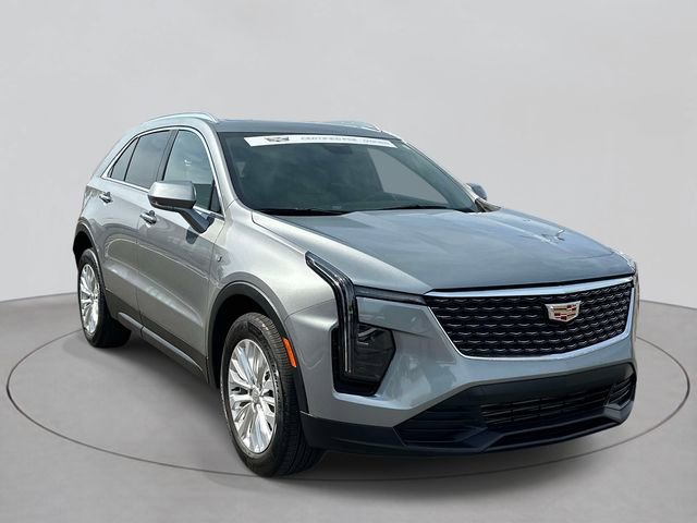 Certified 2024 Cadillac XT4 Luxury w/ Cold Weather Package AWD/4WD image 3
