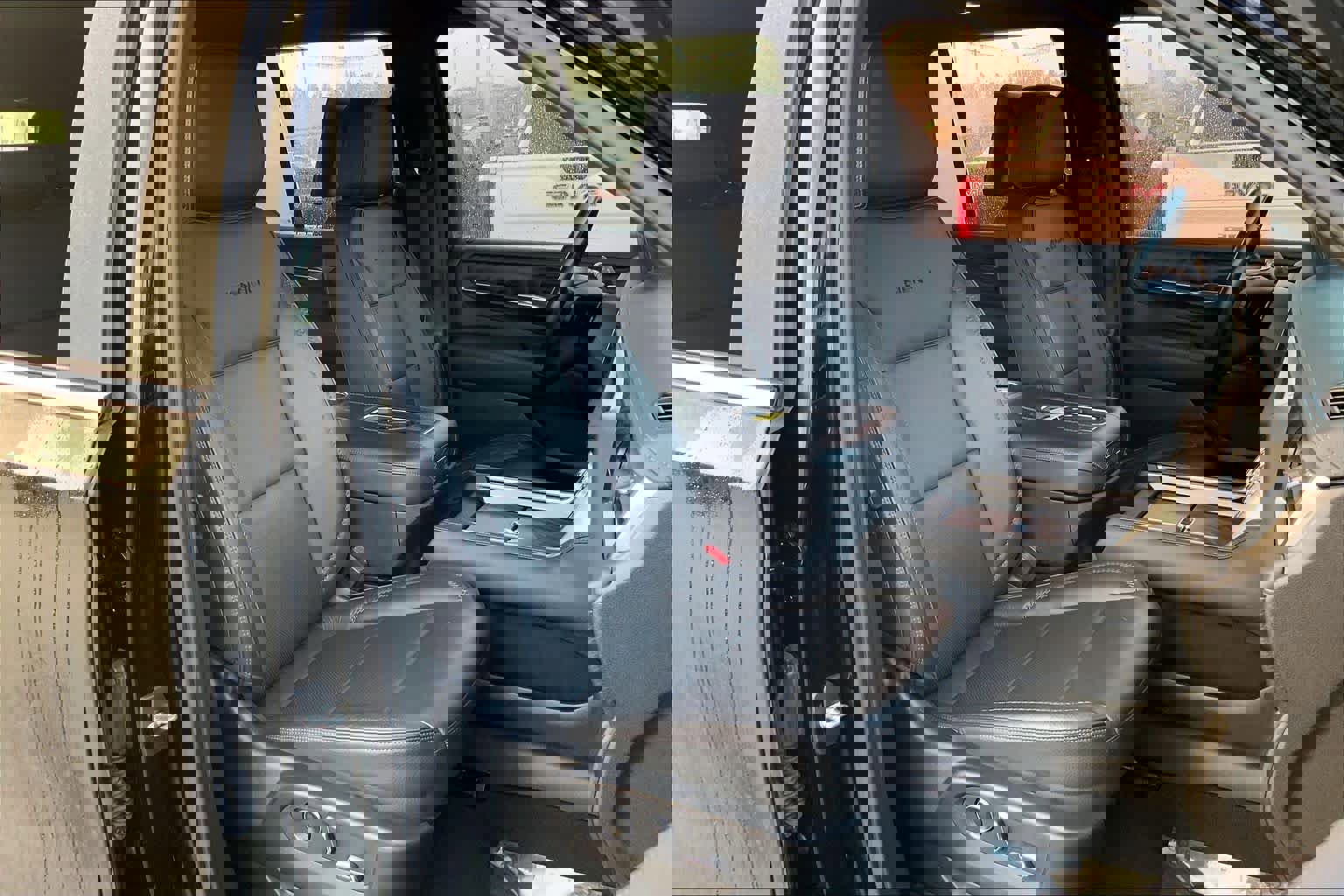 Used 2021 GMC Yukon Denali w/ Denali Ultimate Package image 8