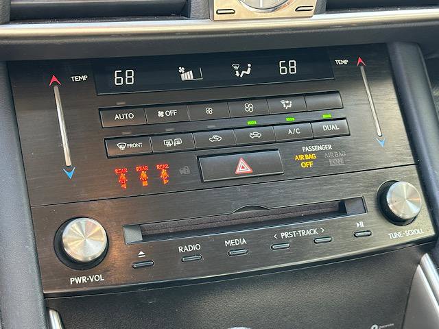 Used 2018 Lexus IS 300 AWD image 29