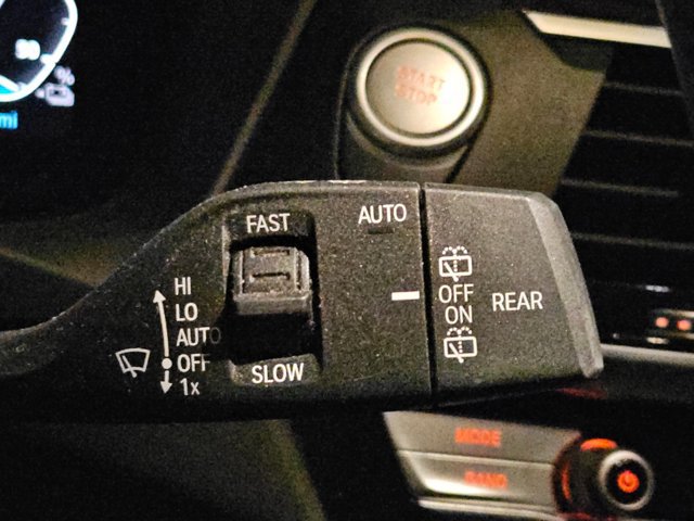 Used 2021 BMW X3 xDrive30e w/ Executive Package AWD/4WD image 12