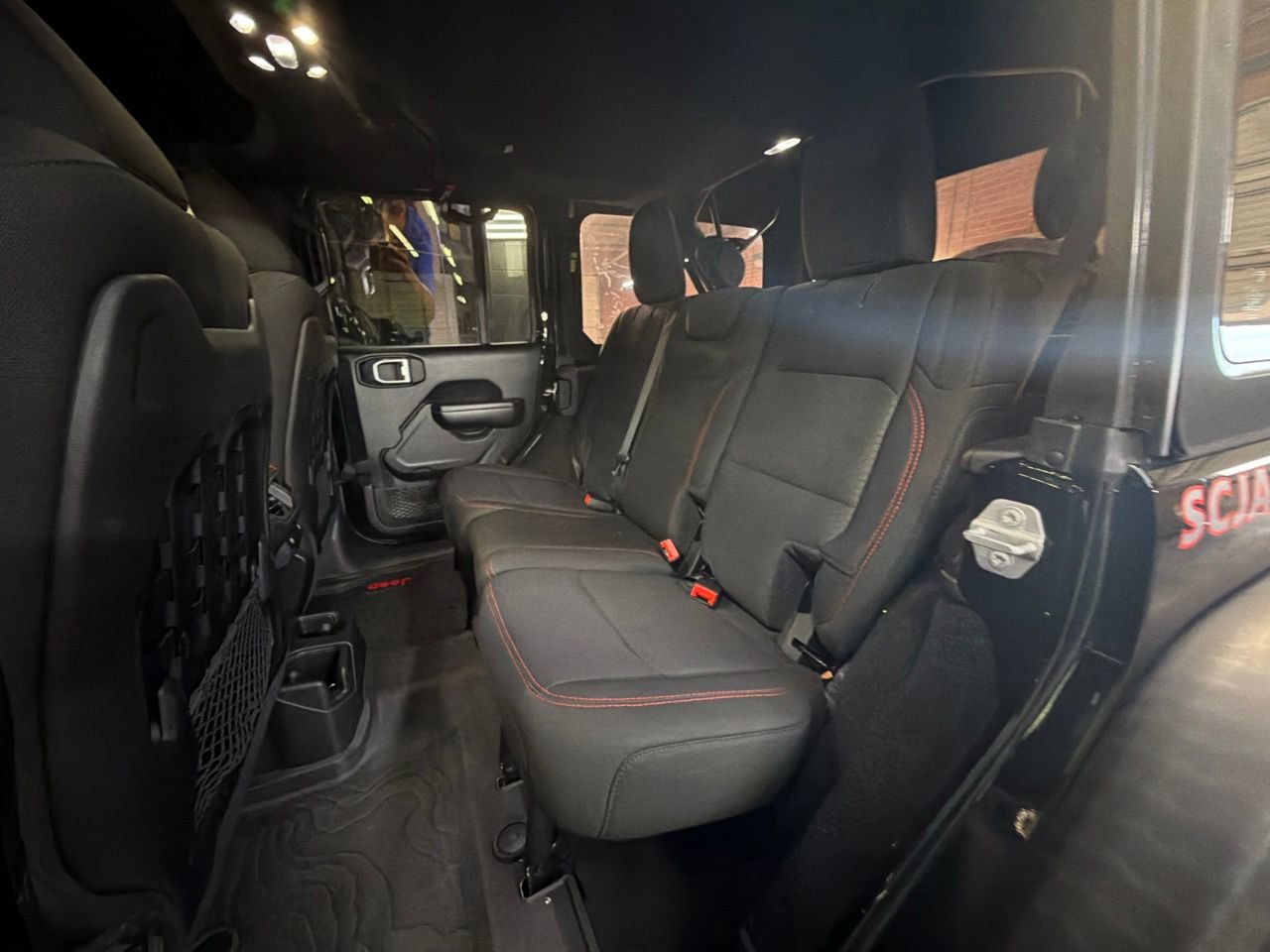 Used 2021 Jeep Wrangler Unlimited Rubicon AWD/4WD image 9
