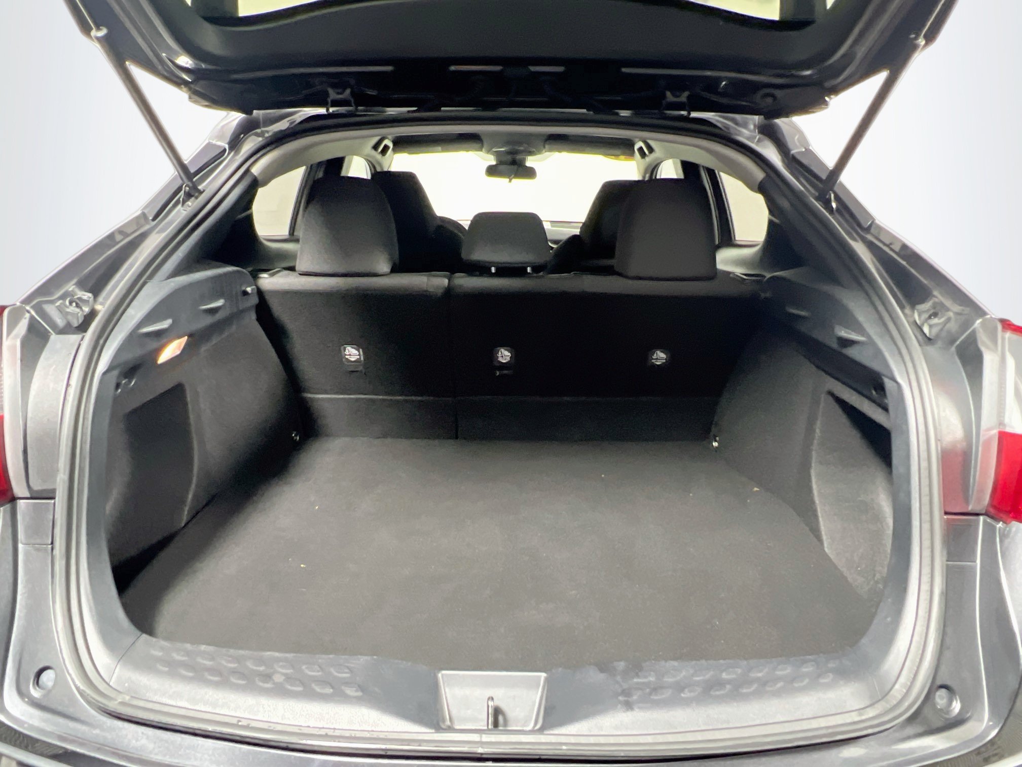 Used 2021 Toyota C-HR LE FWD image 31