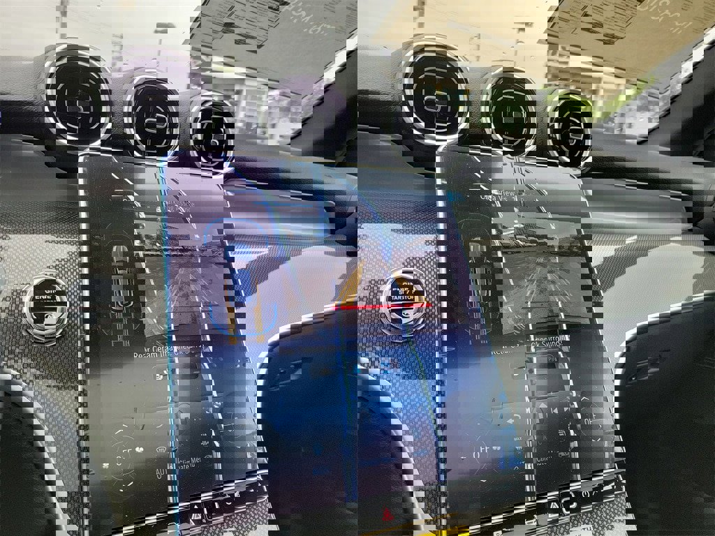 New 2025 Mercedes-Benz GLC 300 image 18