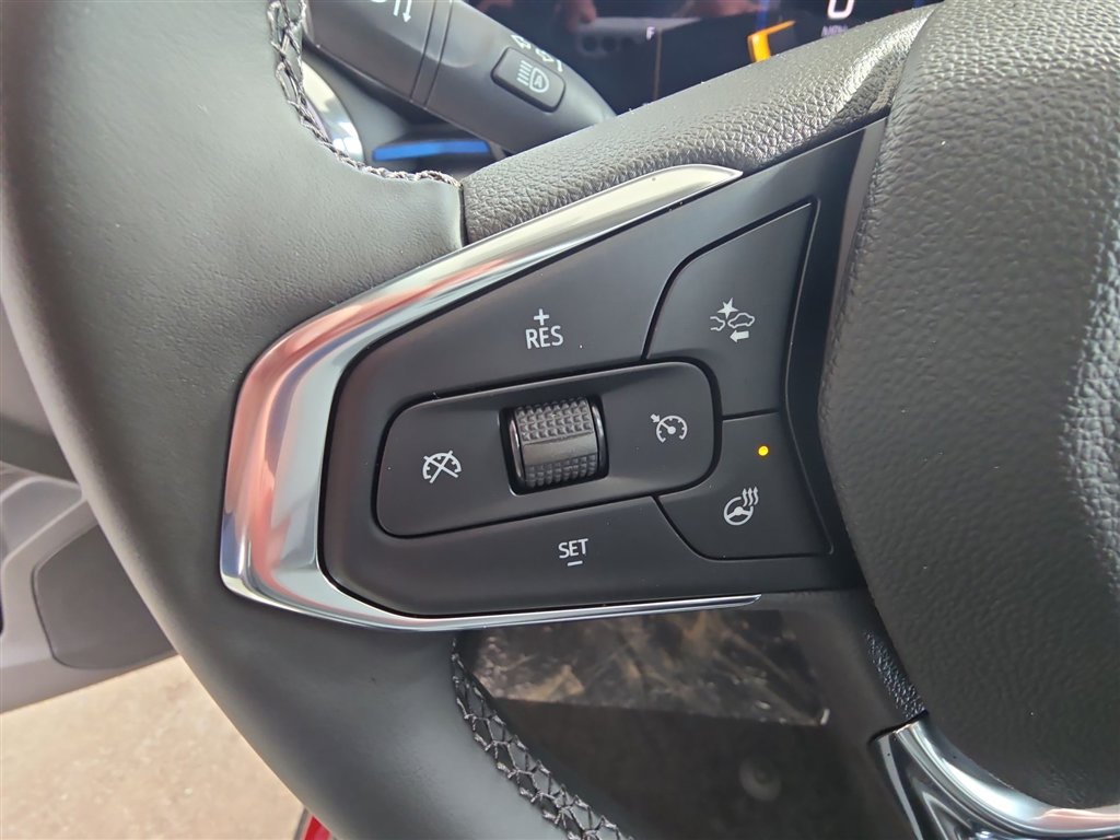 New 2025 Chevrolet Trax LT w/ LT Convenience Package image 33