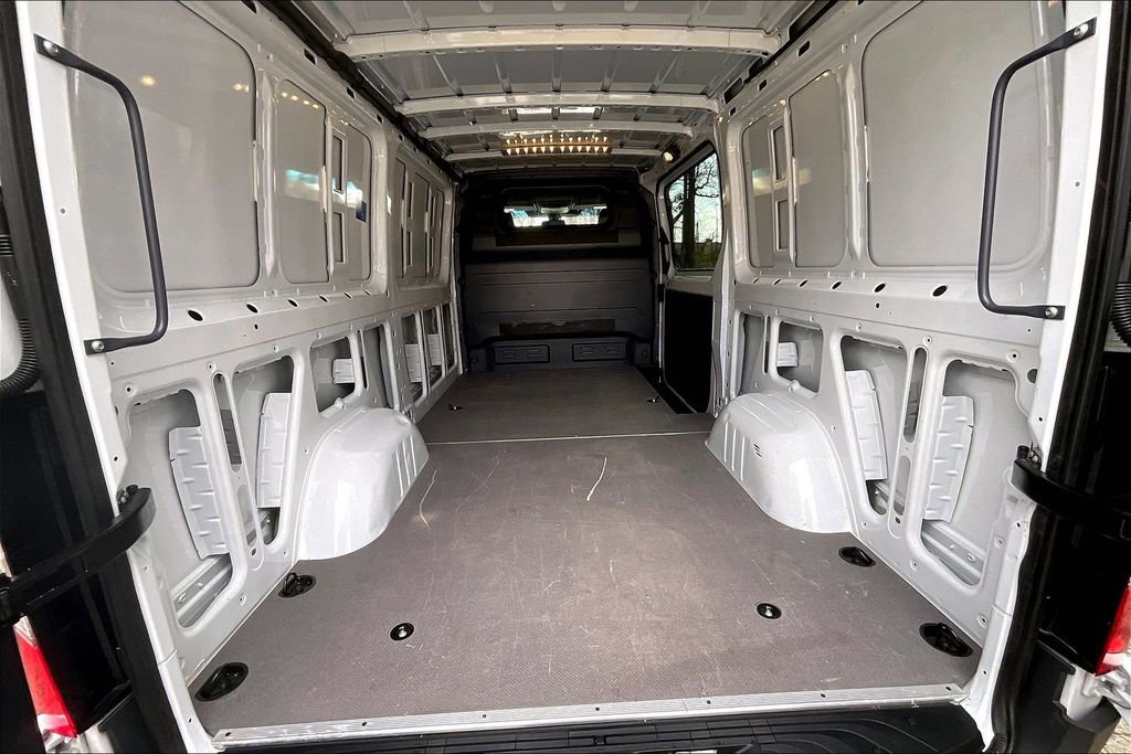 Used 2025 Mercedes-Benz Sprinter 2500 image 10